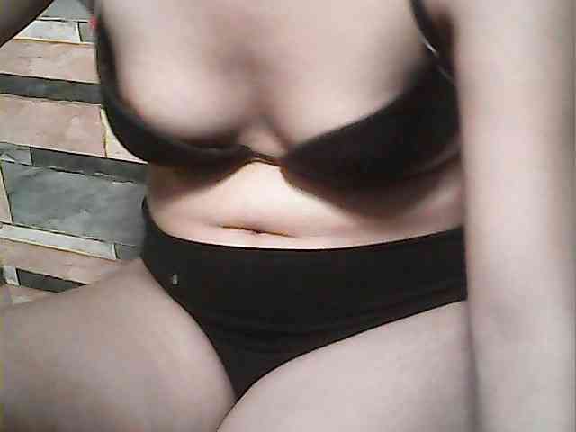 HornyNica webcam
