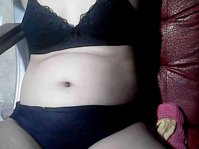 HornyNica webcam