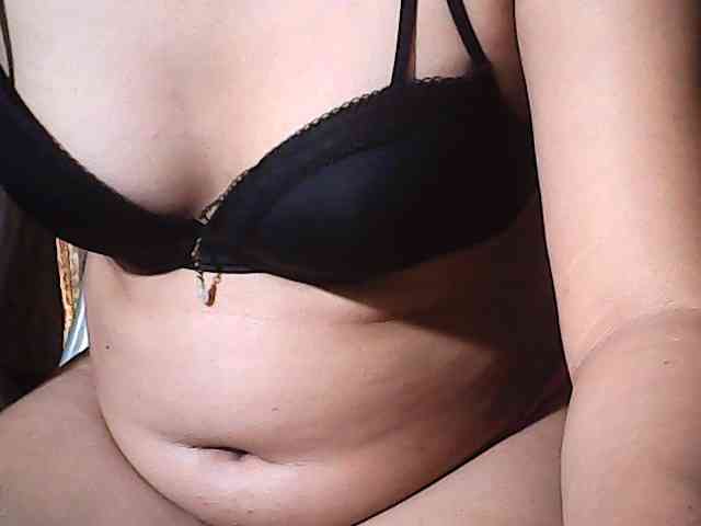 HornyNica webcam