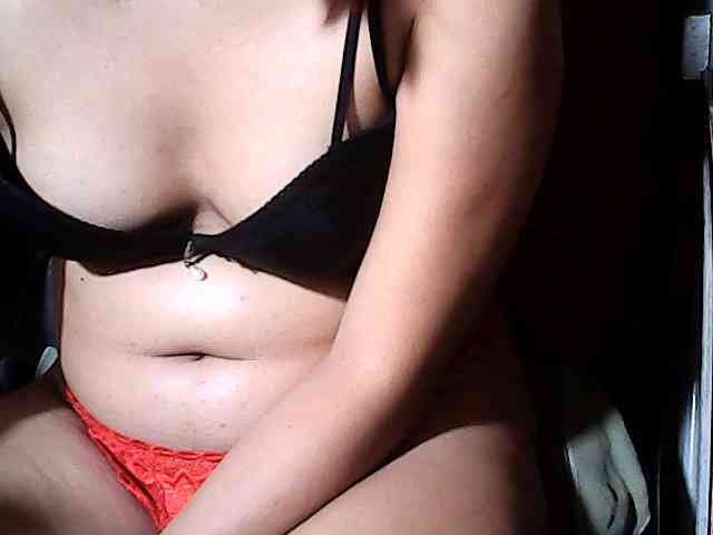 flowerhairypinay Live Webcam on BongaCams