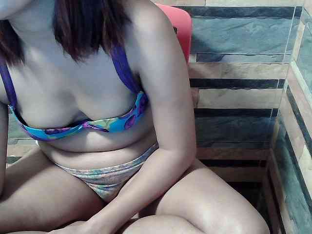 HornyNica webcam