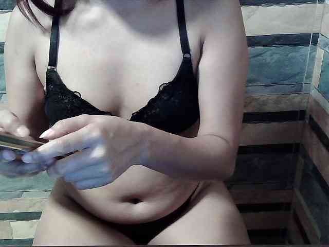 HornyNica webcam
