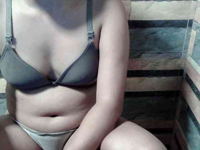 HornyNica webcam