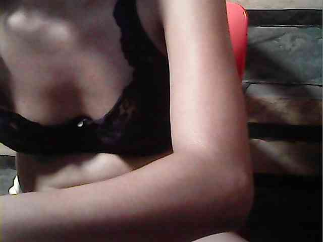 HornyNica webcam