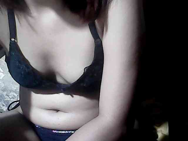 HornyNica webcam