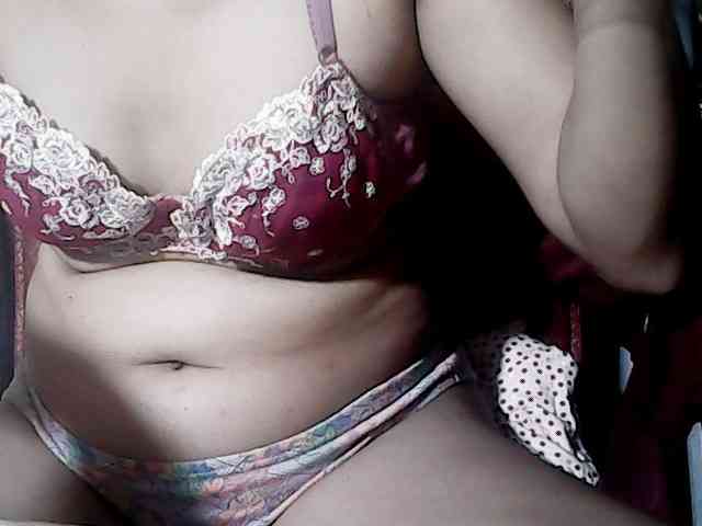 HornyNica webcam