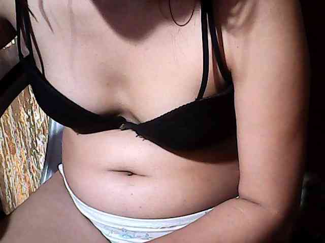 HornyNica webcam