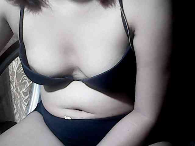 HornyNica webcam