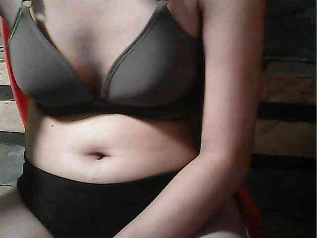 HornyNica webcam