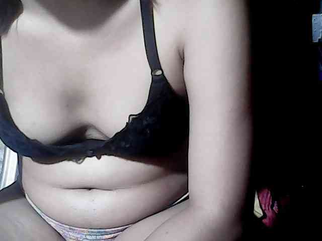 HornyNica webcam