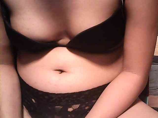 HornyNica webcam