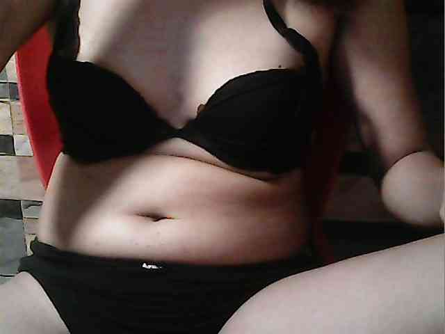 HornyNica webcam
