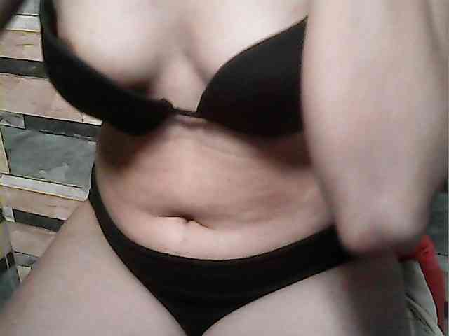 HornyNica webcam