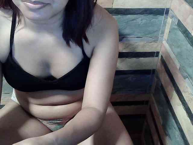HornyNica webcam