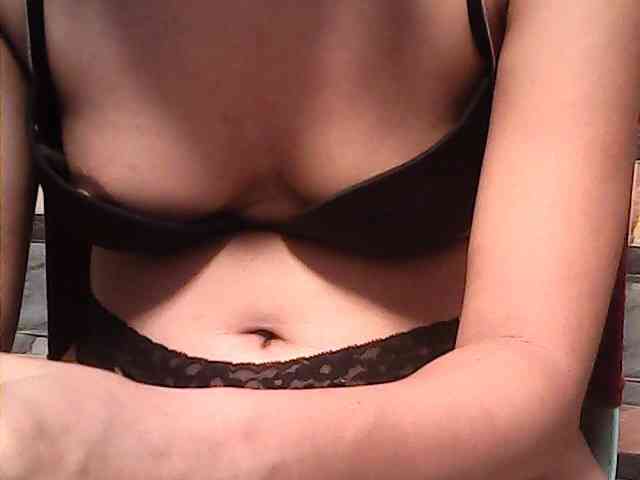 HornyNica webcam