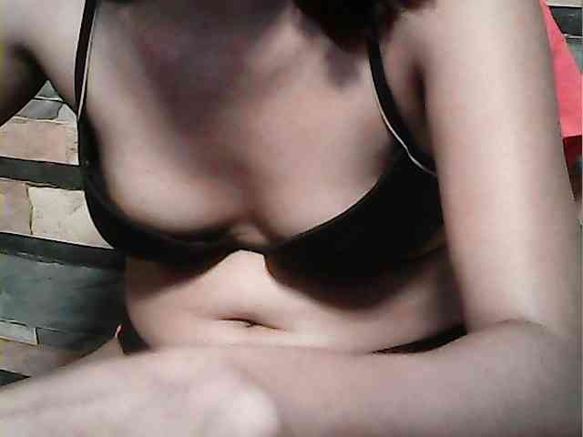 HornyNica webcam