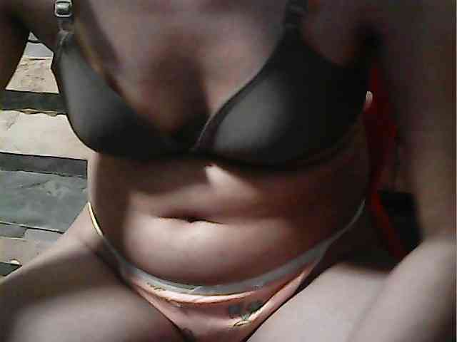 HornyNica webcam