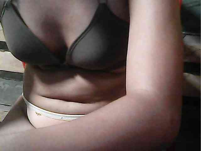 HornyNica webcam
