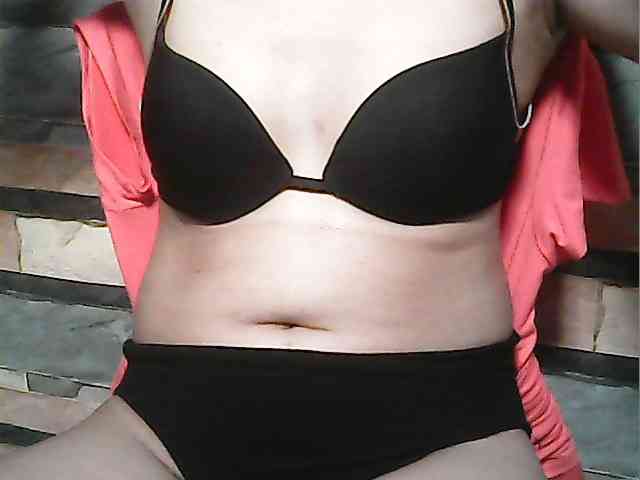HornyNica webcam