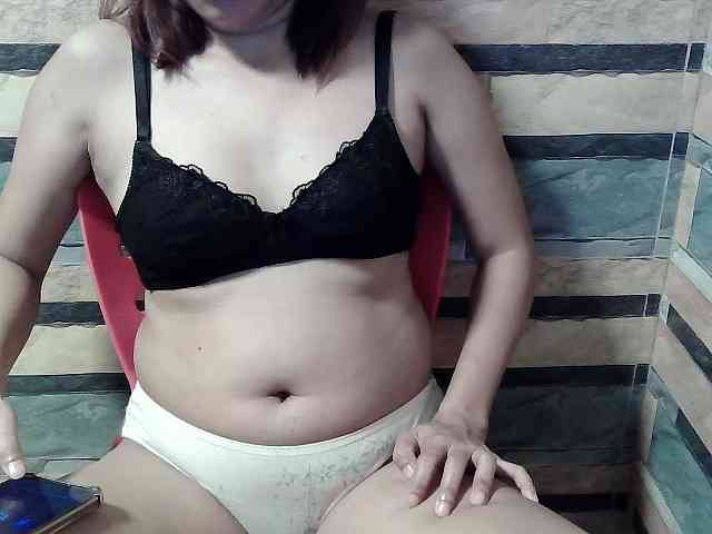 HornyNica webcam