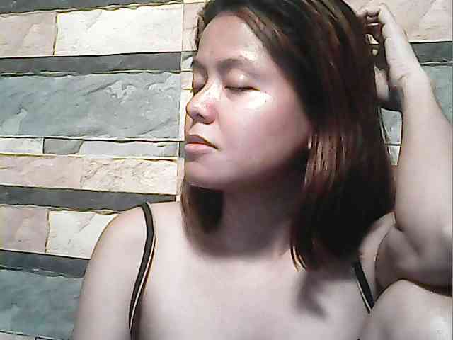 flowerhairypinay Live Webcam on BongaCams