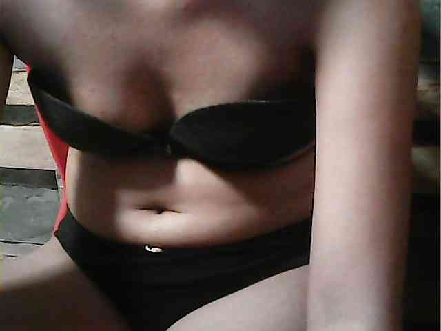 HornyNica webcam