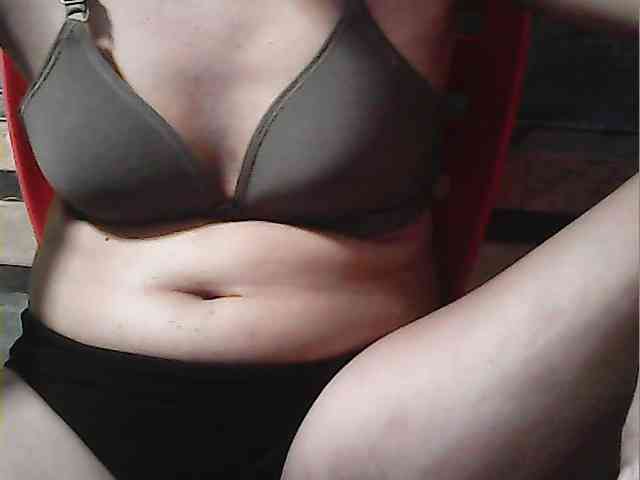 HornyNica webcam