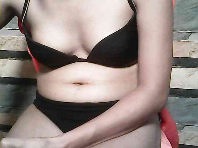HornyNica webcam