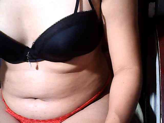 HornyNica webcam