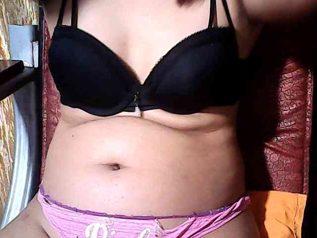 HornyNica webcam