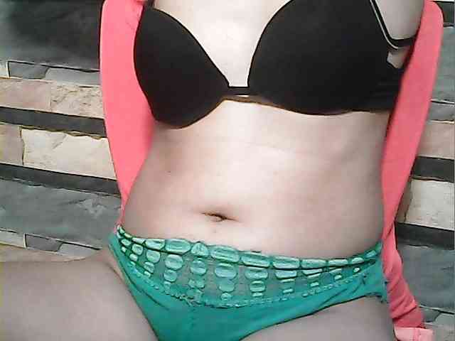 HornyNica webcam