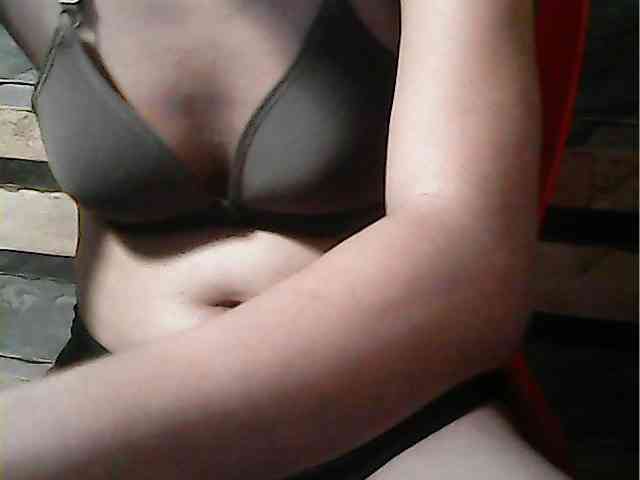 HornyNica webcam