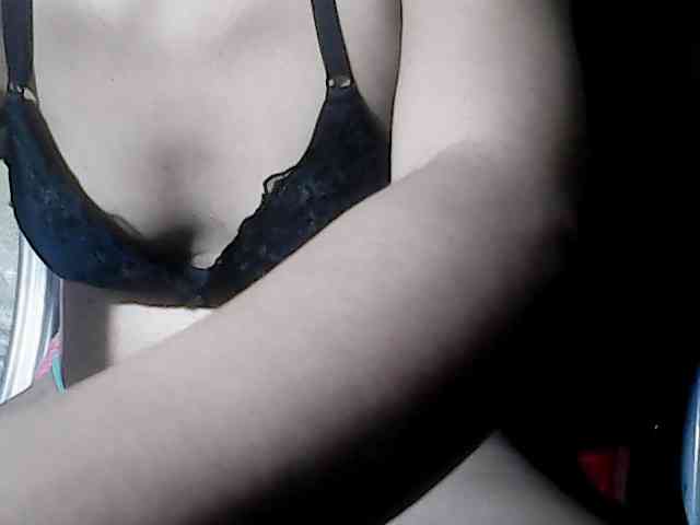 HornyNica webcam