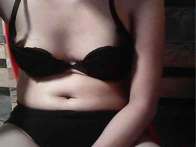 HornyNica webcam