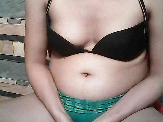 HornyNica webcam