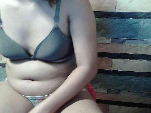 HornyNica webcam