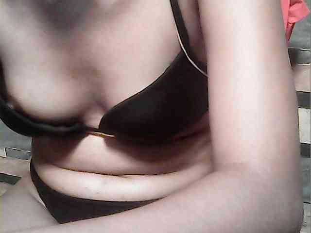 HornyNica webcam