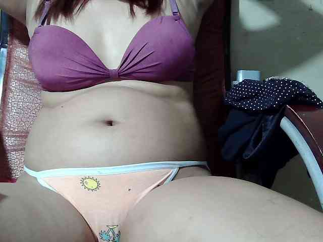 HornyNica webcam