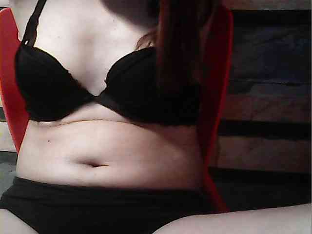 HornyNica webcam