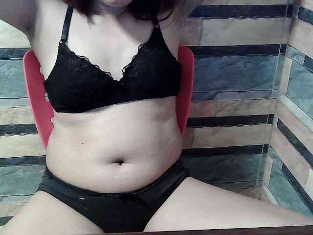 HornyNica webcam