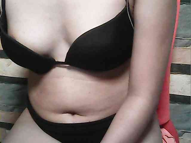 HornyNica webcam