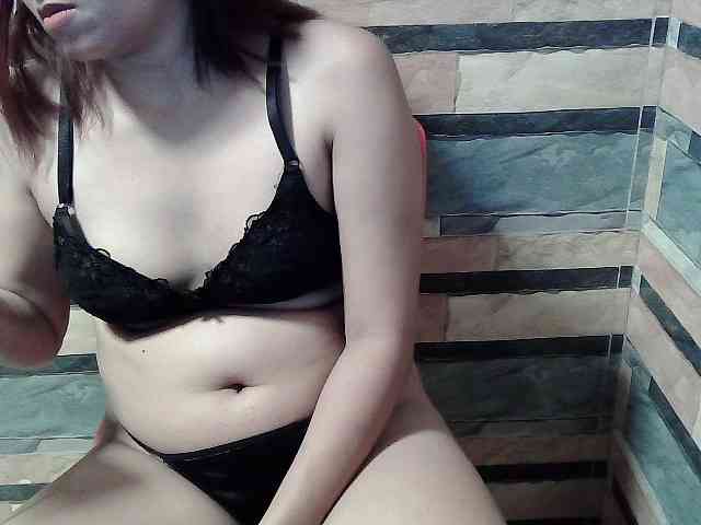 HornyNica webcam