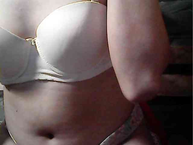 HornyNica webcam