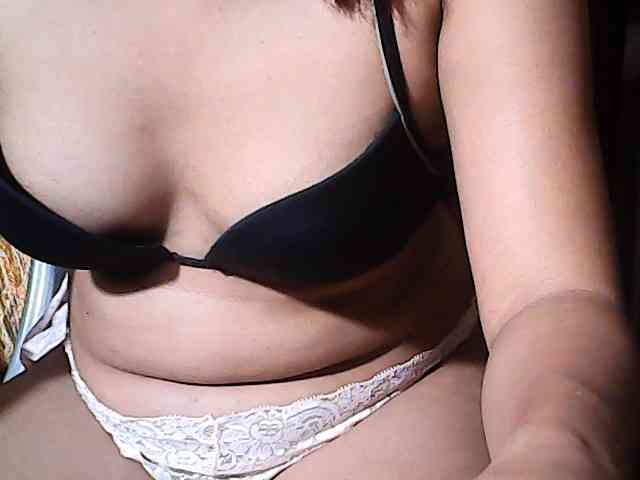HornyNica webcam