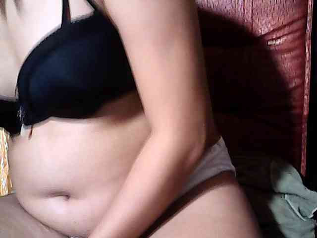 HornyNica webcam