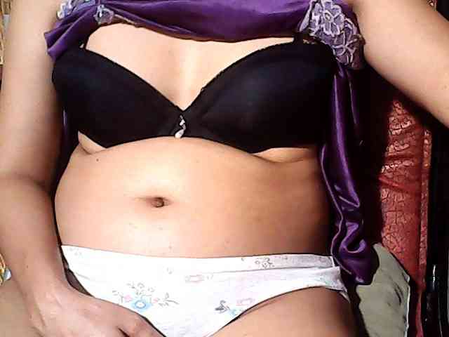 HornyNica webcam