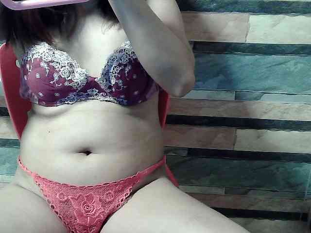 HornyNica webcam