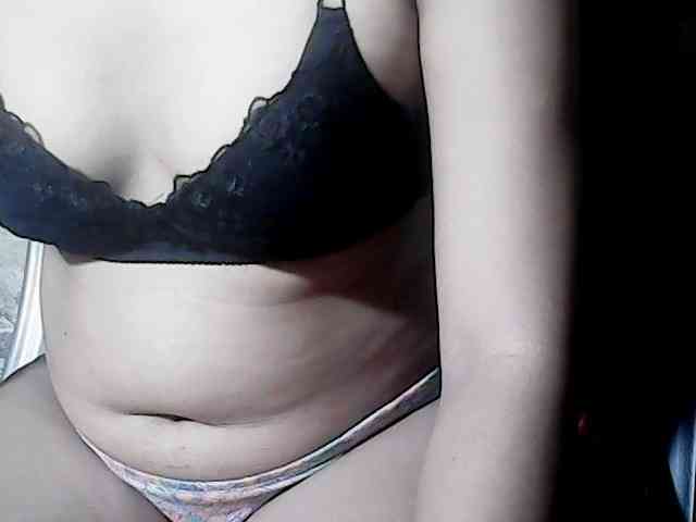 HornyNica webcam