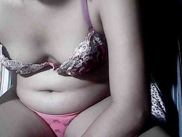 HornyNica webcam