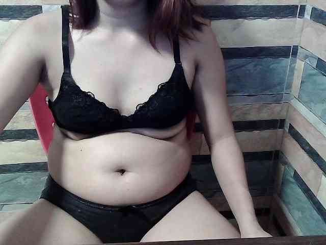 HornyNica webcam